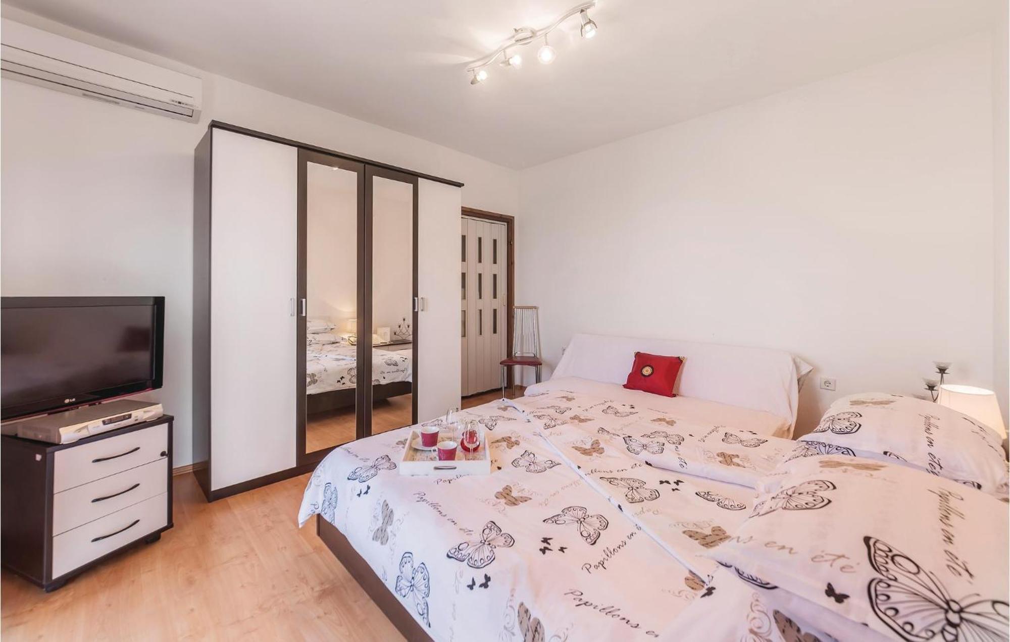 Pet Friendly Apartment In Koromacno With Wifi Exterior foto