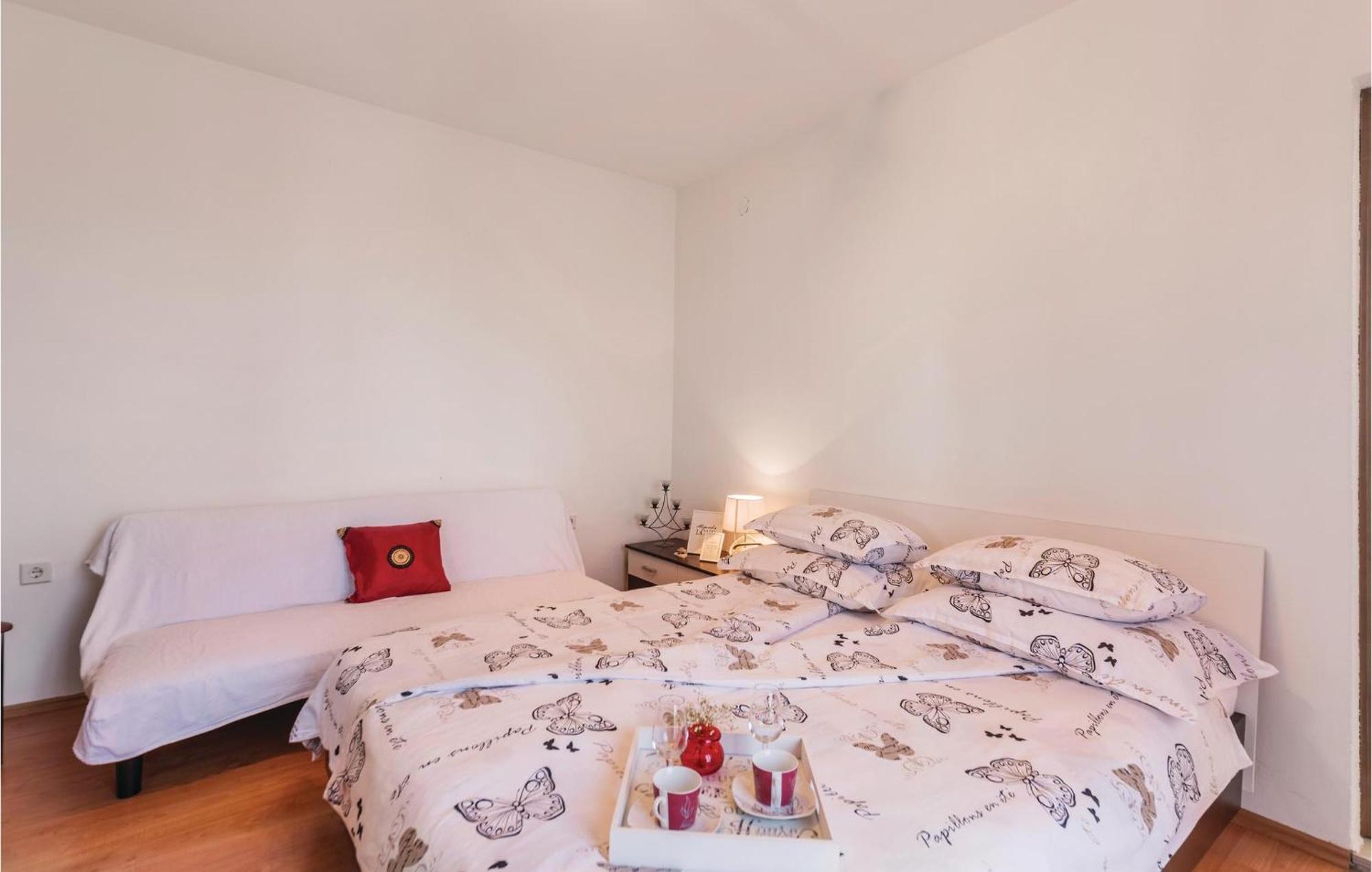 Pet Friendly Apartment In Koromacno With Wifi Exterior foto