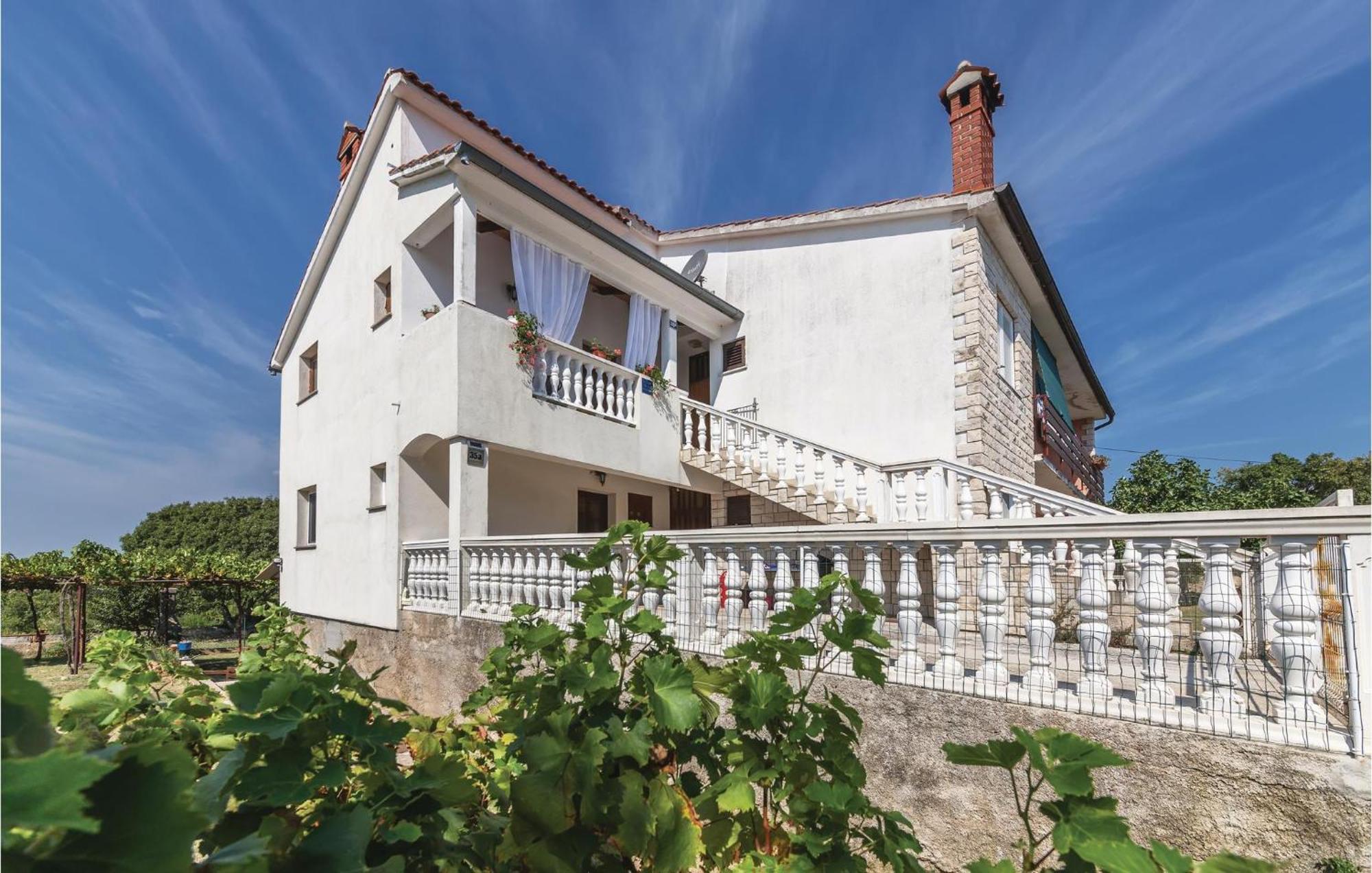 Pet Friendly Apartment In Koromacno With Wifi Exterior foto