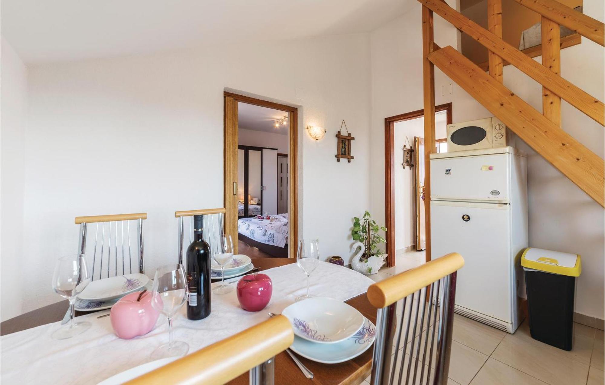 Pet Friendly Apartment In Koromacno With Wifi Exterior foto