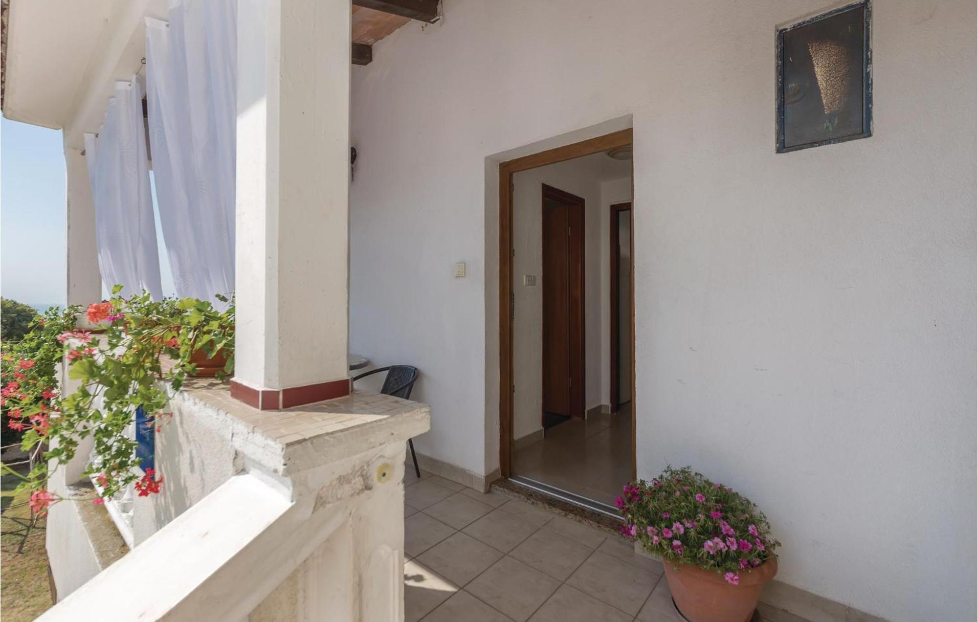 Pet Friendly Apartment In Koromacno With Wifi Exterior foto